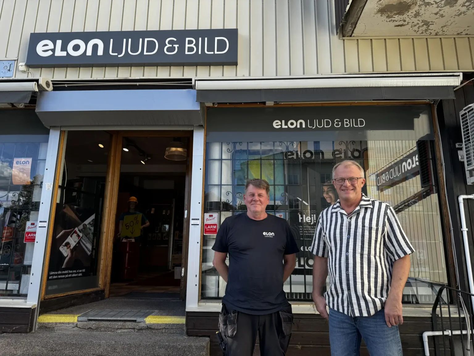 Utanför Elon Finspång butik